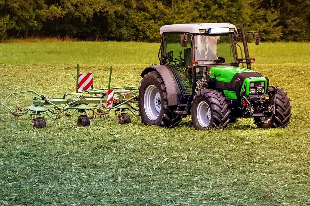 Internetowy sklep rolniczy o samodzielnym serwisie maszyn i urządzeń