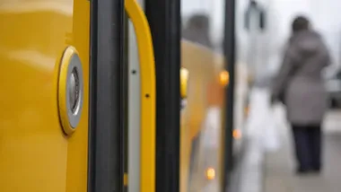 Autobusy linii 0 pojadą częściej na cmentarz. Kursy co 15 minut