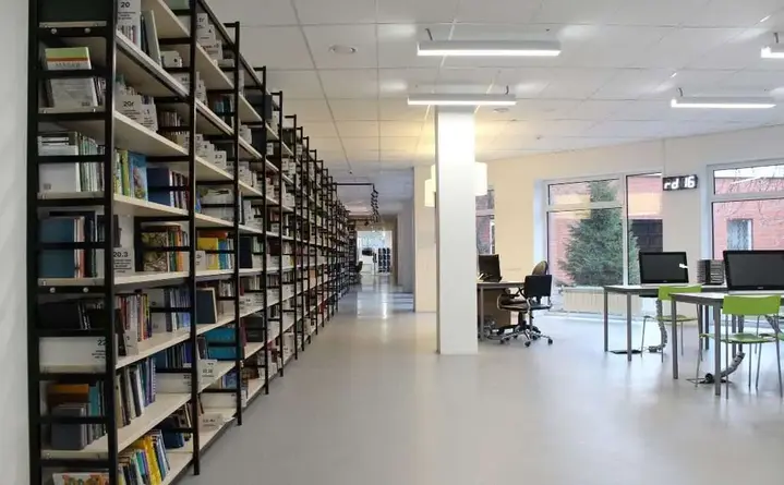 Biblioteka w Zielonej Górze skanuje na żądanie i robi to za darmo