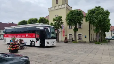 19 osób, 16 jednostek krwi i jedno małe miasto, które znowu pokazało klasę