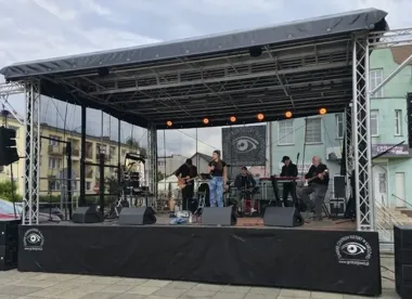 Kargowski rynek pachniał światem i brzmiał dziecięcymi głosami