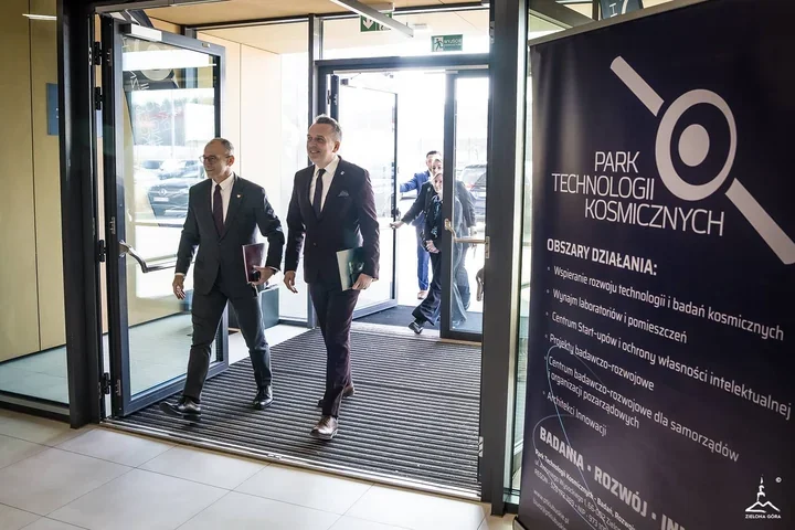 Debata o technologiach podwójnego zastosowania i PPP w Parku Technologii Kosmicznych