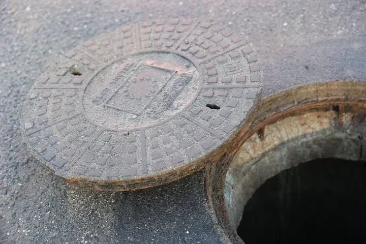 Zielona Góra stawia na czujniki w kanalizacji, żeby deszcz nie zalewał ulic