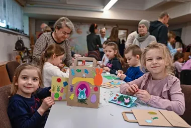 Pisanki połączyły pokolenia i rozgrzały przedświąteczne spotkanie w Zielonej Górze