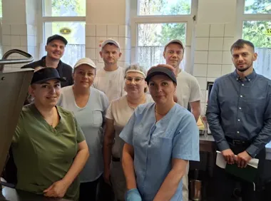 Miejska stołówka karmi setki osób. I daje im coś więcej