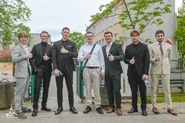 W Elektroniku ruszyła matura. Arkusze pod kluczem, spóźnialscy za drzwiami