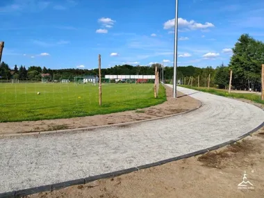 Nowa bieżnia w Drzonkowie nabiera kształtu. Dojdą światła i szatnie