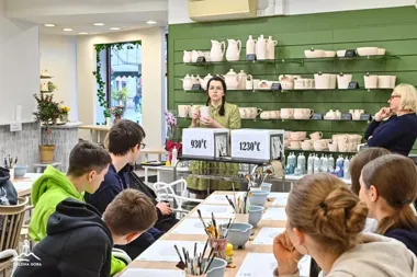 Kubek, pędzelek i piec. Na Żeromskiego działa miejsce dla ceramiki z własnym wzorem