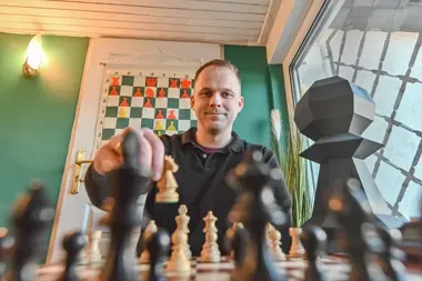 W Zielonej Górze szachy wygrywają z przewijaniem ekranu