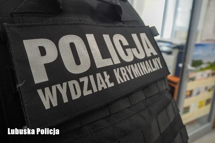 63-latek z zarzutami po wypłacie 3000 zł z cudzej karty