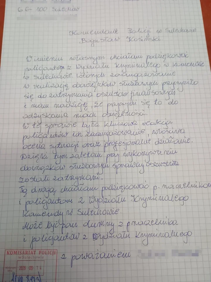 Plecak pełen pieniędzy. Policjanci odzyskali oszczędności seniorki