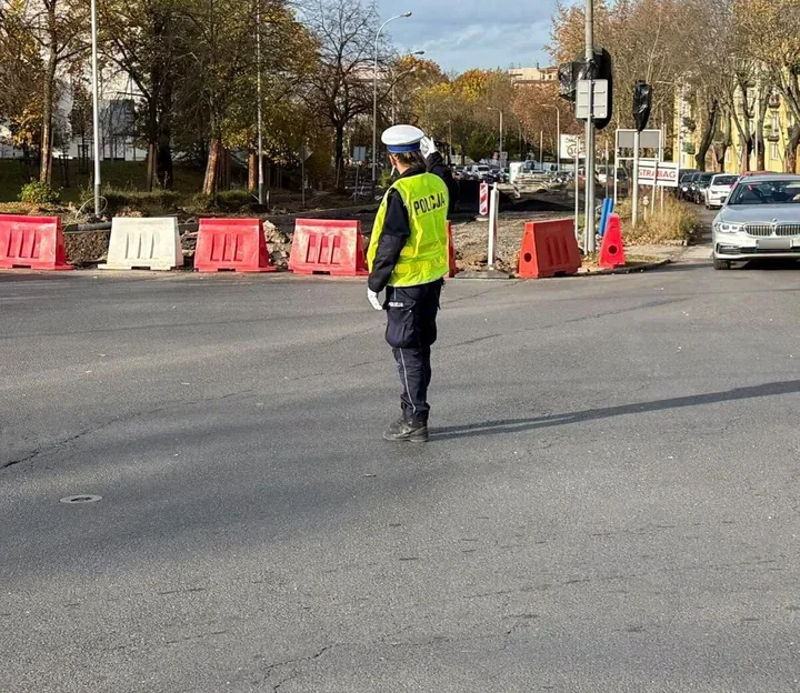 Awaria świateł i korki w Zielonej Górze. Policjanci kierowali ruchem