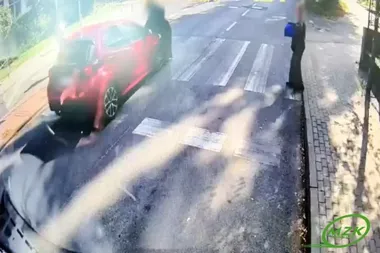Kamera autobusu zarejestrowała potrącenie 15-latki w Zielonej Górze