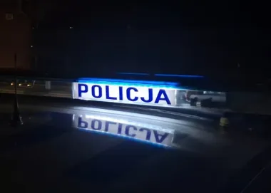 Uchylone okno może ułatwić włamanie. Policja z Zielonej Góry radzi, jak zabezpieczyć dom