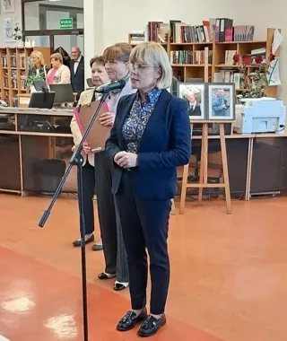 Olejne obrazy, akwarele i witraże. Absolwenci z Sulechowa pokazują swoje prace